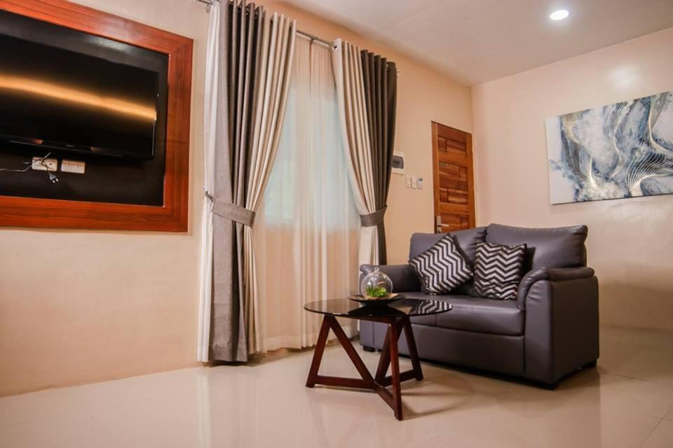 Mezza Hotel Koronadal Bagian luar foto
