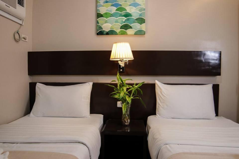 Mezza Hotel Koronadal Bagian luar foto
